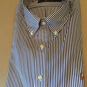 Men's Long sleeve blue pin stripe dress shirt.  Size 16 34/35